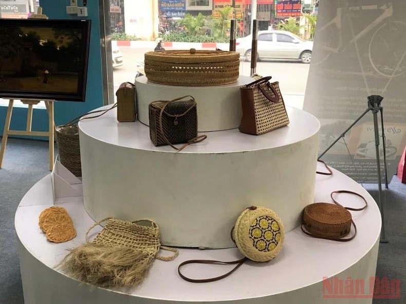 Hà Nội giới thiệu các mẫu thiết kế tiêu biểu ngành mây tre đan -0
